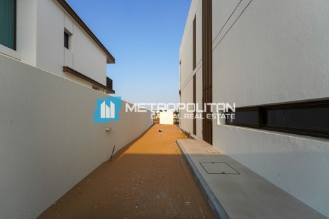 Villa te koop in Abu Dhabi, VAE 5 slaapkamers, 1232.1 vr.m., nr 690593 - foto 29