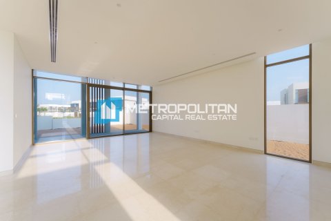 Villa te koop in Abu Dhabi, VAE 5 slaapkamers, 1232.1 vr.m., nr 690593 - foto 4