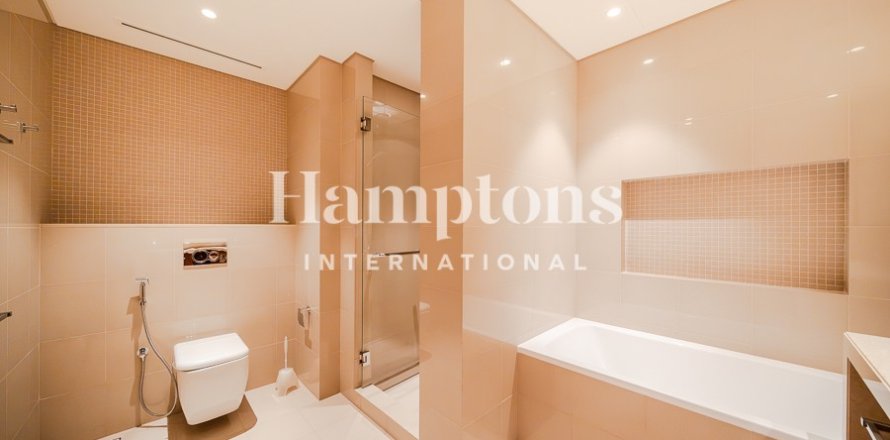 דירה ב Downtown Dubai (Downtown Burj Dubai), Dubai, איחוד האמירויות 2 חדרי שינה, 131.365 מ"ר מספר 690596