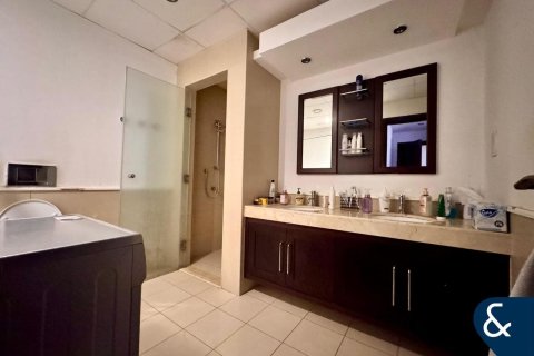 Apartamento en venta en The Views, Dubai, EAU 2 dormitorios, 122 m2 № 667375 - foto 19