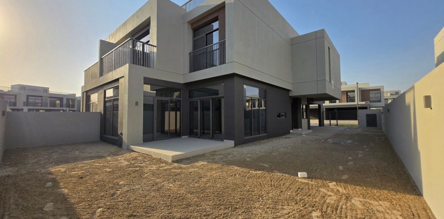 Villa itt: Dubai, EAE, 4 hálószoba, 368.2 m², azonosító: 661505