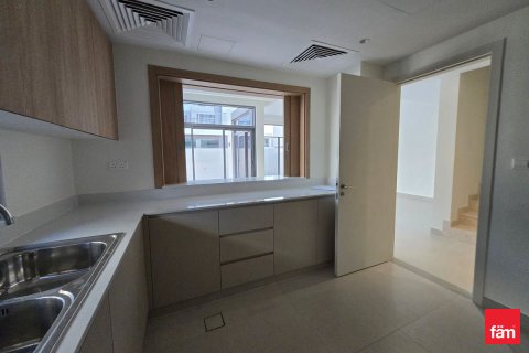 Villa itt: Dubai, EAE, 4 hálószoba, 368.2 m², azonosító: 661505 - fénykép 8