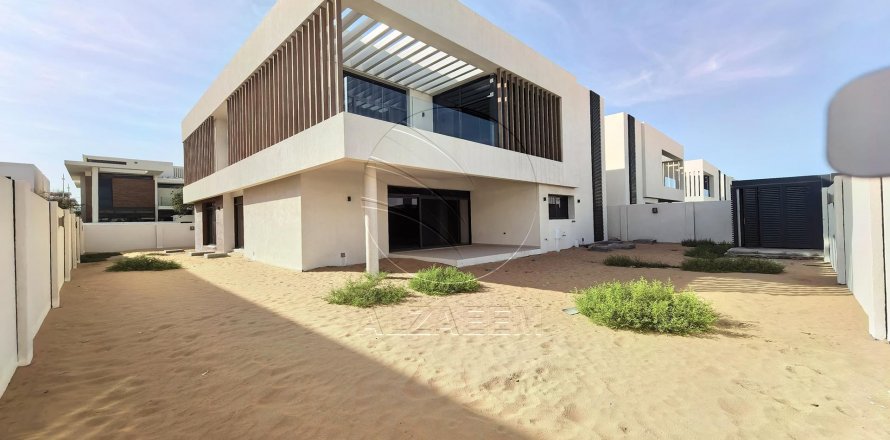 Villa on the Yas Island, Abu Dhabi, UAE 5 bedrooms, 599 sq.m. № 615830