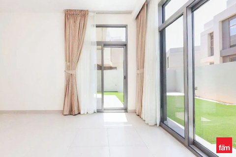 Villa til salgs i Dubai, Emiratene 3 soverom, 179.4 kvm Nr. 715335 - Foto 4