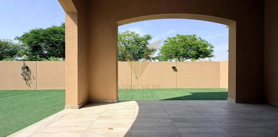 Rijtjeshuis in Dubai, VAE 4 slaapkamers, 462.2 vr.m. nr 738871