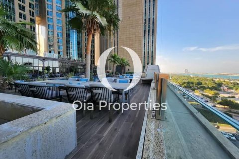 Apartament në Abu Dhabi, Emiratet e Bashkuara Arabe 3 dhoma gjumi, 239 m2. № 608721 - Foto 2