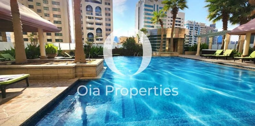 Apartament në Abu Dhabi, Emiratet e Bashkuara Arabe 3 dhoma gjumi, 239 m2. № 608721