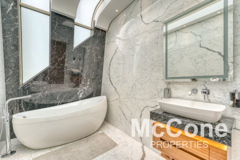 Vilë në Palm Jumeirah, Dubai, Emiratet e Bashkuara Arabe 6 dhoma gjumi, 903.85 m2. № 587544 - Foto 20