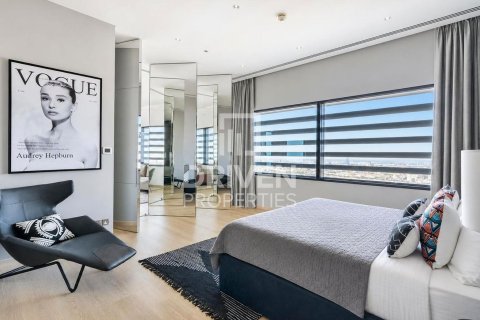 Kattohuoneisto DIFC, Dubai, Arabiemiraatit 4 makuuhuonetta, 858.52 m2 № 761887 - kuva 8