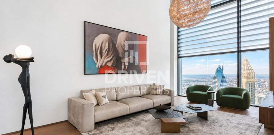 Kattohuoneisto DIFC, Dubai, Arabiemiraatit 4 makuuhuonetta, 858.52 m2 № 761887