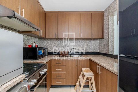 Apartmen di Business Bay, Dubai, UAE 1 bilik tidur, 74 meter persegi № 654116 - foto 9