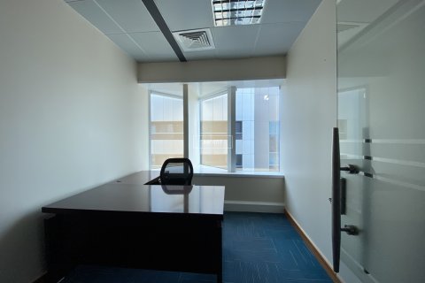Office in Sheikh Zayed Road, Dubai, UAE 186.1 sq.m. № 624250 - photo 6
