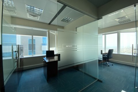 Office in Sheikh Zayed Road, Dubai, UAE 186.1 sq.m. № 624250 - photo 7