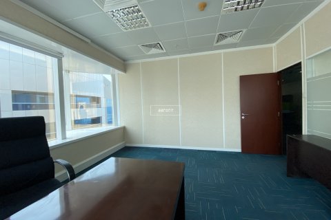 Office in Sheikh Zayed Road, Dubai, UAE 186.1 sq.m. № 624250 - photo 8