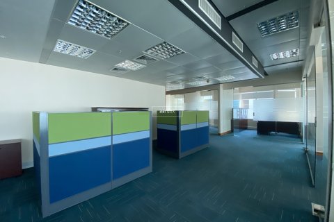 Office in Sheikh Zayed Road, Dubai, UAE 186.1 sq.m. № 624250 - photo 2