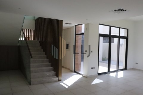 Villa on the Yas Island, Abu Dhabi, UAE 5 bedrooms, 719 sq.m. № 624161 - photo 6