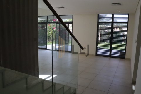Villa on the Yas Island, Abu Dhabi, UAE 5 bedrooms, 719 sq.m. № 624161 - photo 7
