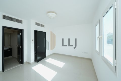 Vilë në Al Reef, Abu Dhabi, Emiratet e Bashkuara Arabe 3 dhoma gjumi, 167.2 m2. № 567875 - Foto 9