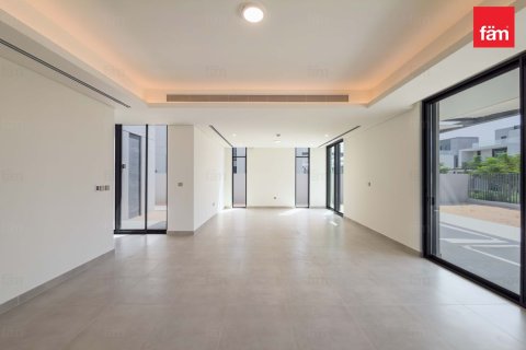 Villa asukohaga Dubai, AÜE: 4 magamistoaga, 456 m² Nr 722767