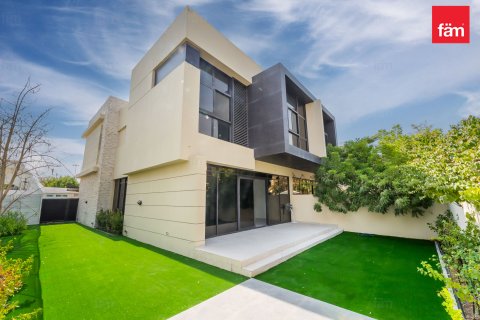 Városi lakóépület itt: Dubai, EAE, 4 hálószoba, 326.9 m², azonosító: 722764