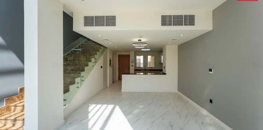 Townhouse sa Dubai, UAE 2 silid-tulugan, 105.6 sq.m. № 717952