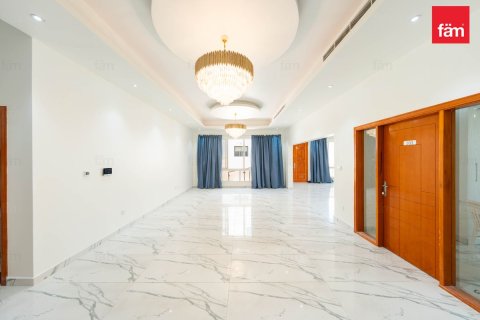 Villa para venda em Dubai, EAU 6 quartos, 617.1 m2 № 717930 - foto 4