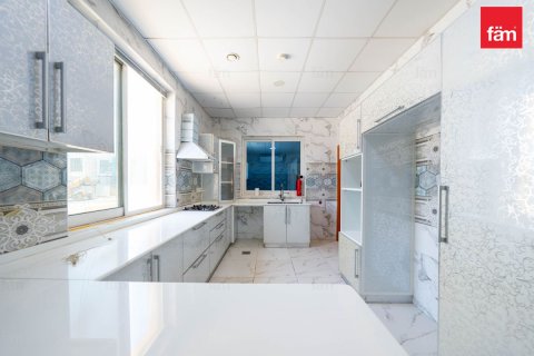 Villa para venda em Dubai, EAU 6 quartos, 617.1 m2 № 717930 - foto 11