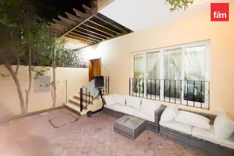Shtëpi në qytet në Dubai, Emiratet e Bashkuara Arabe 3 dhoma gjumi, 367.9 m2. № 614336 - Foto 24