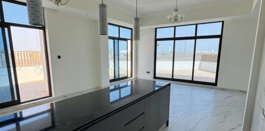 Huvila Dubai, Arabiemiraatit 4 makuuhuonetta, 288 m2 № 758034