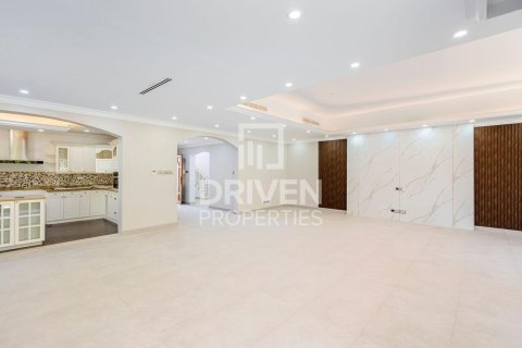 Dubai Festival City, UAE의 임대용 빌라 침실 4개, 403제곱미터 번호 655505 - 사진 1