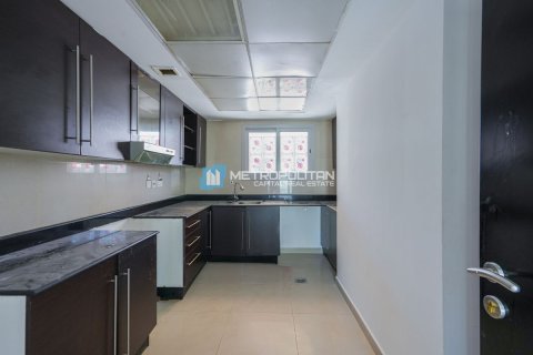 Commercial property in Al Reef, Abu Dhabi, UAE 5 bedrooms, 273 sq.m. № 594577 - photo 4