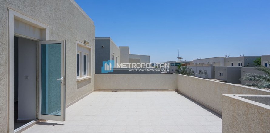Commercial property in Al Reef, Abu Dhabi, UAE 5 bedrooms, 273 sq.m. № 594577