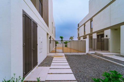 Vila v Dubai Sports City, SAE 4 spálne, 269 m2 č. 734392 - Fotografia 18
