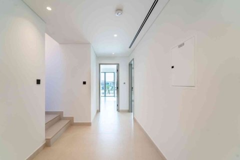 Vila v Dubai Sports City, SAE 4 spálne, 269 m2 č. 734392 - Fotografia 8