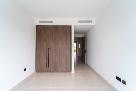 Vila v Dubai Sports City, SAE 4 spálne, 269 m2 č. 734392 - Fotografia 15