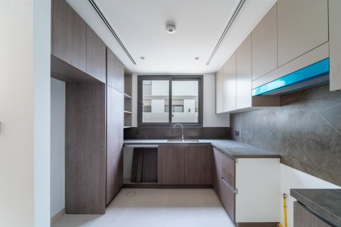 Vila v Dubai Sports City, SAE 4 spálne, 269 m2 č. 734392 - Fotografia 7
