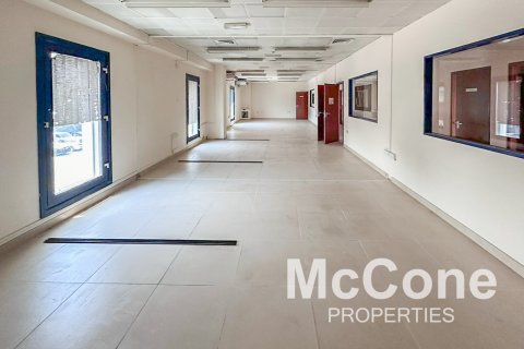Magazinë në Al Quoz, Dubai, Emiratet e Bashkuara Arabe 5759.99 m2. № 587330 - Foto 11