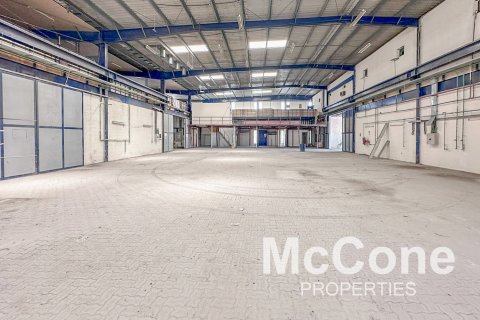 Magazinë në Al Quoz, Dubai, Emiratet e Bashkuara Arabe 5759.99 m2. № 587330 - Foto 1