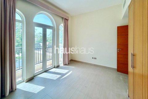 Villa in Jumeirah Park, Dubai, UAE 4 bedrooms, 386 sq.m. № 626746 - photo 5