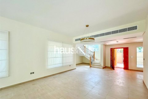 Villa in Jumeirah Park, Dubai, UAE 4 bedrooms, 386 sq.m. № 626746 - photo 3