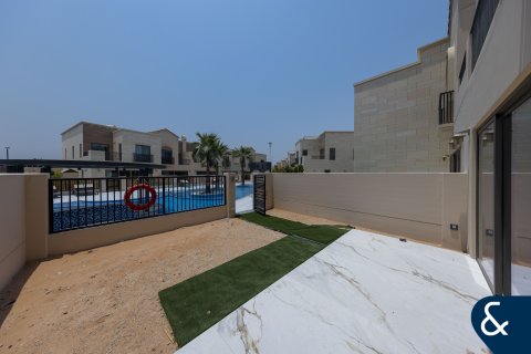 Kaupunkipientalo Jumeirah Golf Estates, Dubai, Arabiemiraatit 3 makuuhuonetta, 204 m2 № 667634 - kuva 17