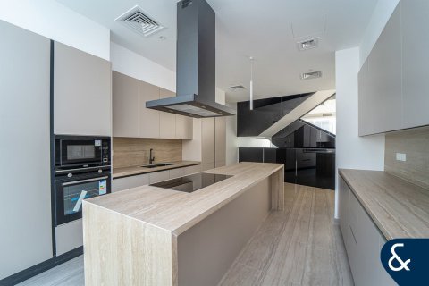 Villa à louer à Al Barari, Dubai, EAU 4 chambres, 180 m2 № 685157 - photo 2