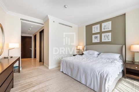 Appartamento in vendita a Downtown Dubai (Downtown Burj Dubai), Dubai, EAU 2 camere da letto, 127 mq. № 601855 - foto 11