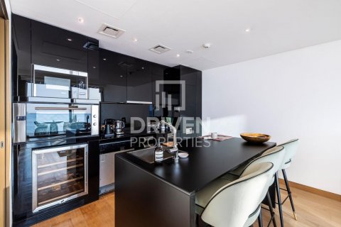 Apartment in Jumeirah, Dubai, UAE 1 bedroom, 150 sq.m. № 601574 - photo 6