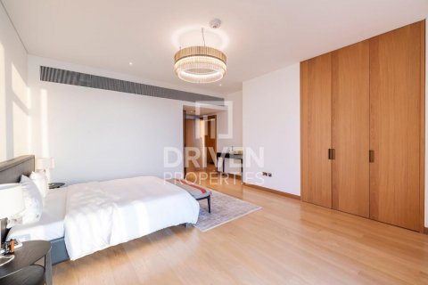 Apartment in Jumeirah, Dubai, UAE 1 bedroom, 150 sq.m. № 601574 - photo 16