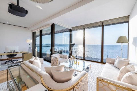 Apartment in Jumeirah, Dubai, UAE 1 bedroom, 150 sq.m. № 601574 - photo 1