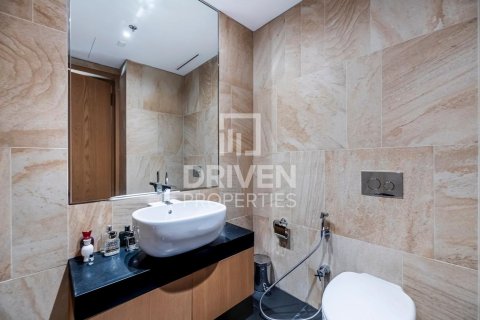 Apartment in Jumeirah, Dubai, UAE 1 bedroom, 150 sq.m. № 601574 - photo 9