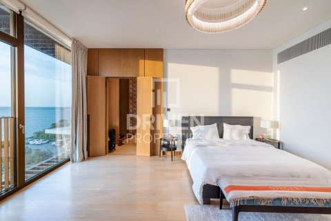 Apartment in Jumeirah, Dubai, UAE 1 bedroom, 150 sq.m. № 601574 - photo 14