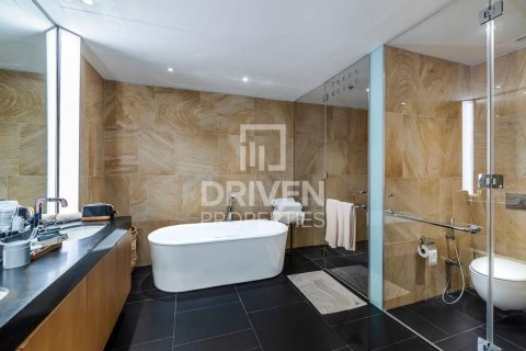Apartment in Jumeirah, Dubai, UAE 1 bedroom, 150 sq.m. № 601574 - photo 13