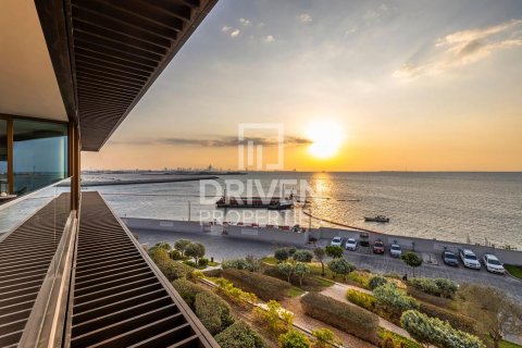 Apartment in Jumeirah, Dubai, UAE 1 bedroom, 150 sq.m. № 601574 - photo 12